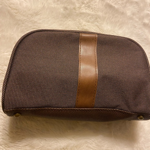BVLGARI for emirates toiletry travel bag brown 9”x 5” - Picture 6 of 8